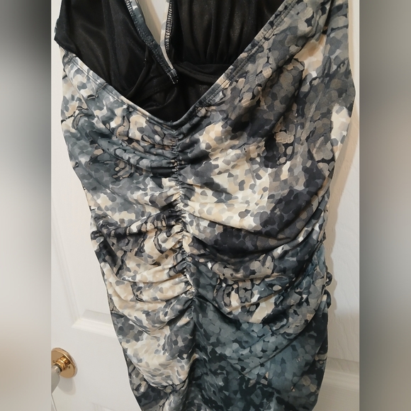 Aerin Rose Slimming 1 Piece Underwire Halter Swimsuit NWOT - Picture 11 of 16